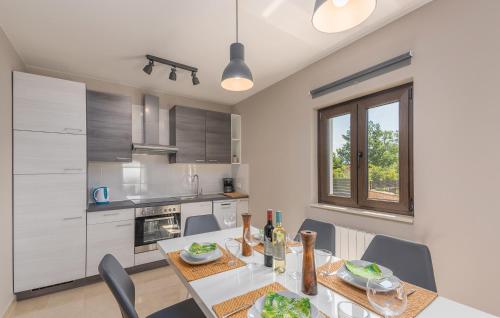 Two bedroom family house Danica in 卡斯特里爾