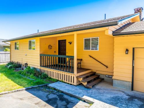 Waterfront Retreat, Relaxation, Fun in Hood Canal in Hoodsport (WA)