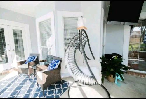 Southern Luxury Eastchase District 3br and 2bth