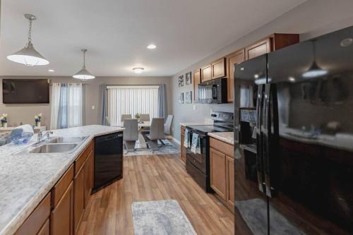 Peaceful & Cozy Stay in St. Charles, USA