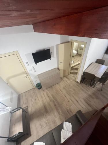 Instalaciones, Station Rooms37 in Sassari