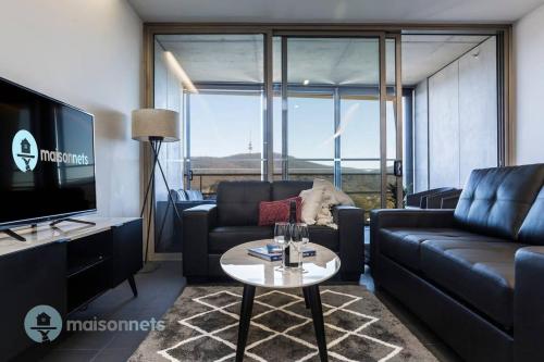 1 Bedroom Apt With Parking Walk to ANU