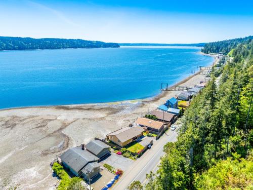 Waterfront Retreat, Relaxation, Fun in Hood Canal