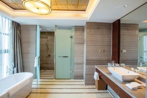 558456128 Crowne Plaza Hefei by IHG