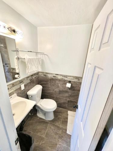Royal Lodge – Coalinga, CA