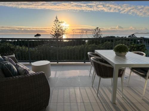 Panoramic Ocean View 2 bed 2 bath - Sunshine Coast