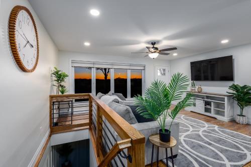 Facilities, Backyard Getaway•Amish Farmland•Hot tub•Fire pit in Bird In Hand (PA)