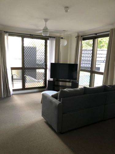 One-Bedroom Apartment with Pool View image 9