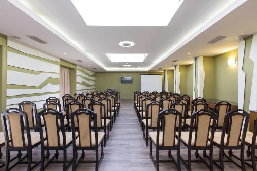 Ramada Iasi City Center - image 10