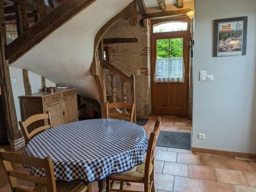 Gîte Lorcy, 3 pièces, 5 personnes - FR-1-590-40