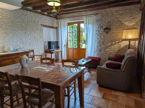 Gîte Lorcy, 3 pièces, 5 personnes - FR-1-590-40