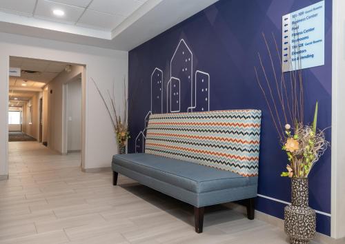 Holiday Inn Express Hotel & Suites Hampton South-Seabrook an IHG Hotel - image 2