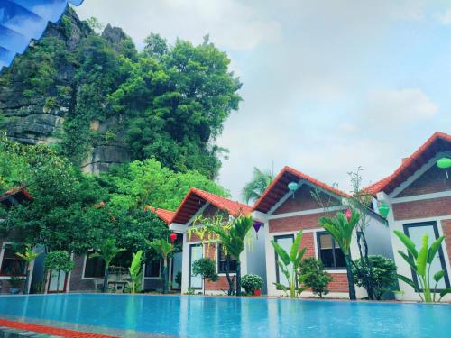 TRANG AN NATURAL MOUNTAINSIDE HOMESTAY
