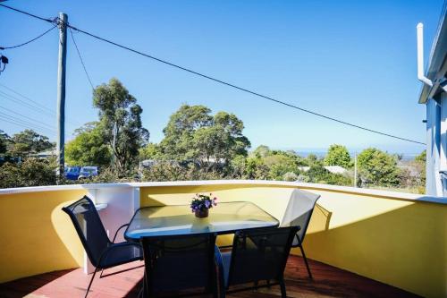 Tri-Living with Coastal Views - Tamborine Mountain