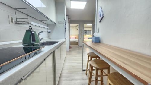 Spring Stay-홍대7번 1분, 단독전체,1층,3R1B,침대4, Soul (fotografie 8)