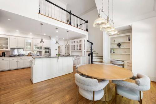 Atlanta Elegant Estate in Sandy Springs, USA