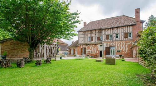 La demeure des ducs des luxembourg gîte à louer Villevoque