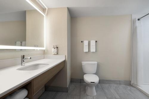 Holiday Inn Express Sebring an IHG Hotel - image 11