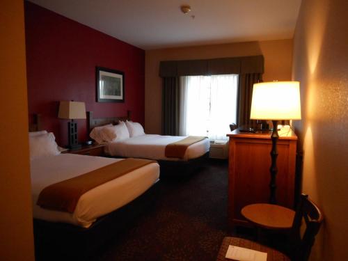 Holiday Inn Express Hocking Hills-Logan, an IHG Hotel