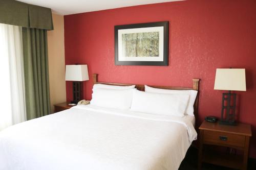 Holiday Inn Express Hocking Hills-Logan, an IHG Hotel