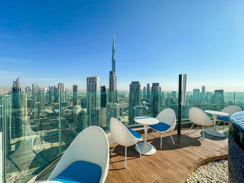Panoramic Burj Khalifa view-64th flr infinity pool - image 13