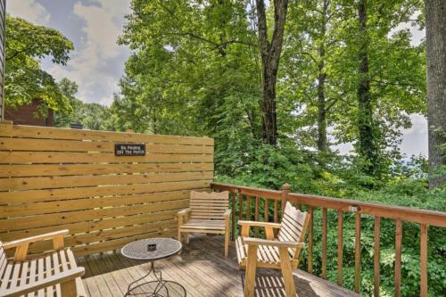 Deja View Take in tranquil wooded views and soak in the hot tub