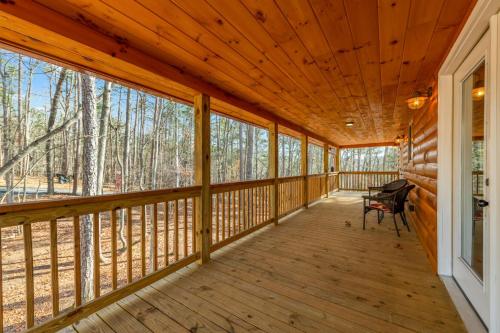 Bucks Bear Lodge - Fireplaces Wooded Views