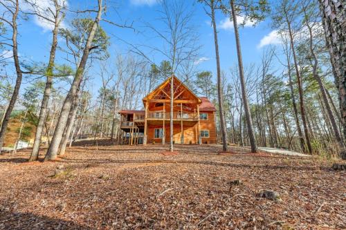 Bucks Bear Lodge - Fireplaces Wooded Views