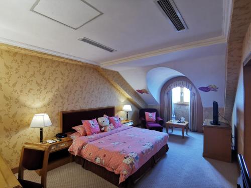 Parent-child suite room in Qingdao Oceanwide Elite Hotel