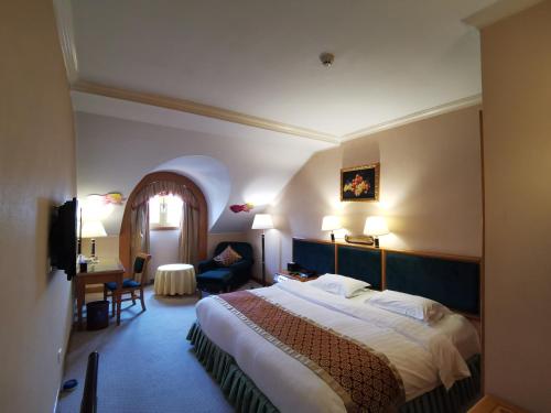 room detail thumbnail 0