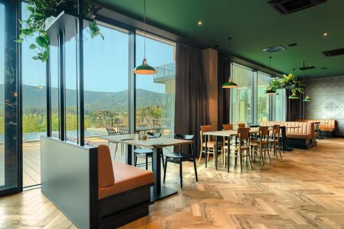 餐廳, Holiday Inn Resort Szklarska Poreba Happy Valley in 斯茲拉斯卡-波倫巴