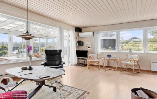 Amazing Home In Augustenborg