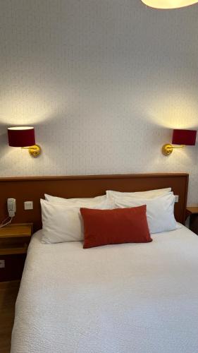 1 queen bed