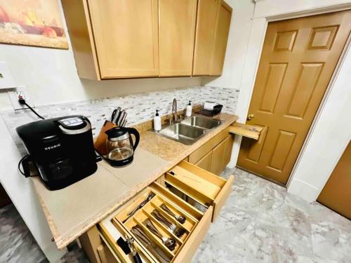 KING Bed Cozy First Floor Apt 25Mins to Falls near Buffalo Zoo