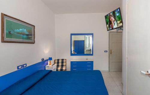 Double Room image 3