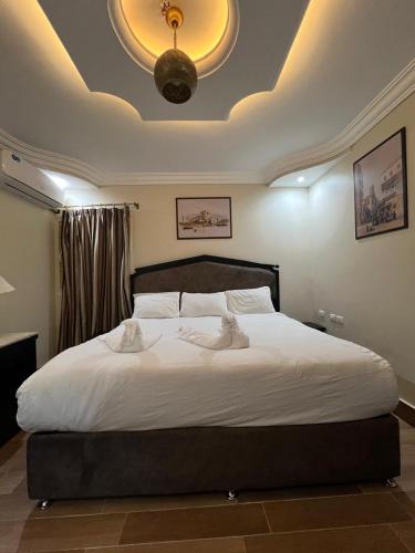 Pyramids Inn - image 5