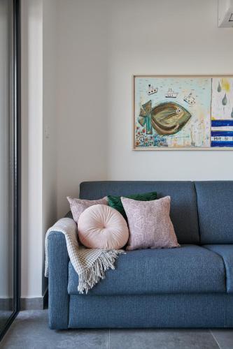 One-Bedroom Apartment with Balcony and Sea View image 5