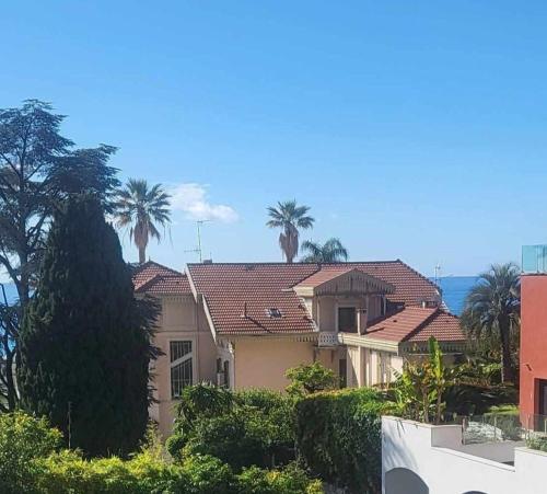 Les Delphes, Très beau 2P proche mer et Monaco - Location saisonnière - Menton