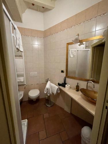 Standard Double Room image 8