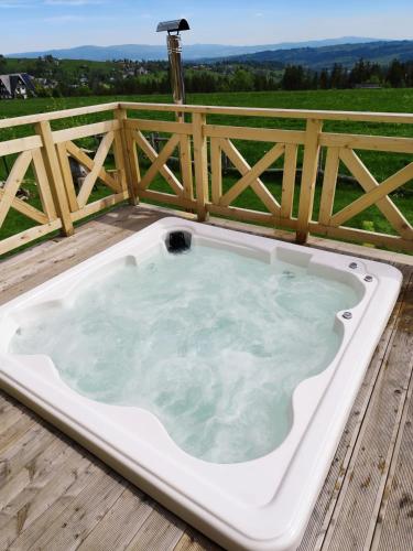 Kümblustünn, Zymbiańsko Chałupa 2 z jacuzzi (Zymbiansko Chalupa 2 z jacuzzi) in Ząb