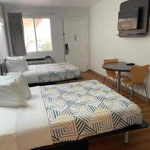 2 double beds