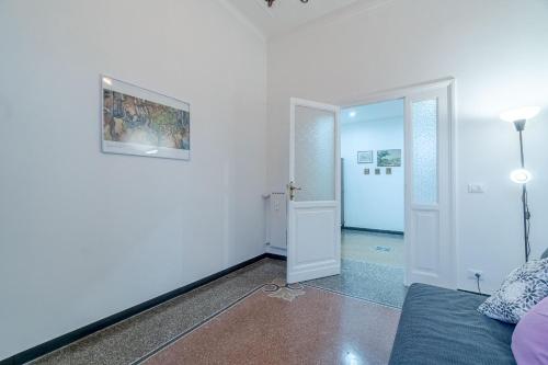 GuestHost - Genova San Fruttuoso Vintage & Roomy Flat, Janov (fotografie 10)