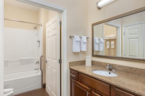 Staybridge Suites-Knoxville Oak Ridge, an IHG Hotel