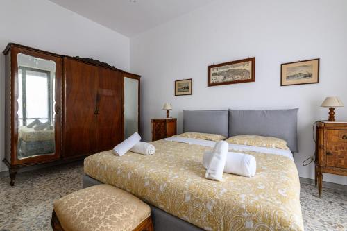 Via Coriolano 8, Naples