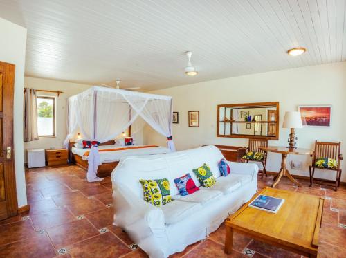Flamboyant Diani Beach Room Type - Double Deluxe Superior Seaview Room with Air Conditioning