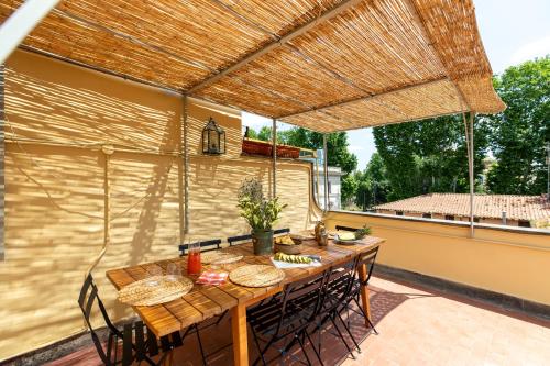 iFlat Trastevere Stylish 4 Bedroom Penthouse, Rome (photo 2)
