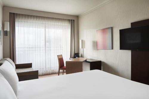 room detail thumbnail 1