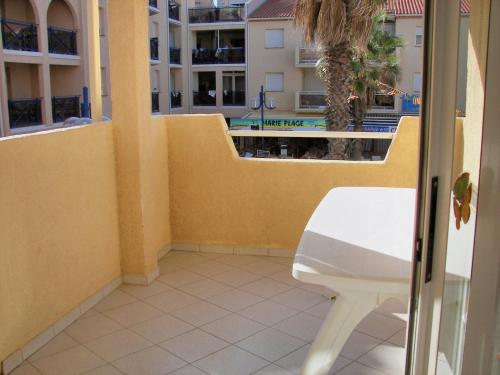 Appartement de 2 chambres a Sainte Marie la Mer a 30 m de la plage avec terrasse amenagee