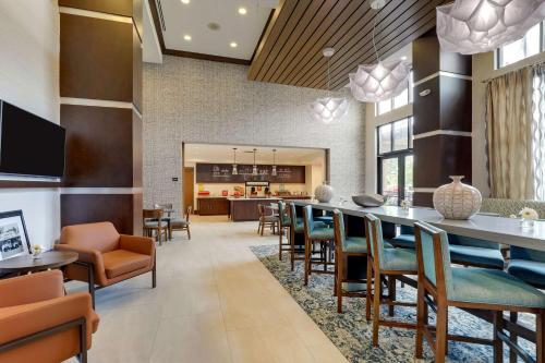 Hampton Inn and Suites Rome GA - image 11