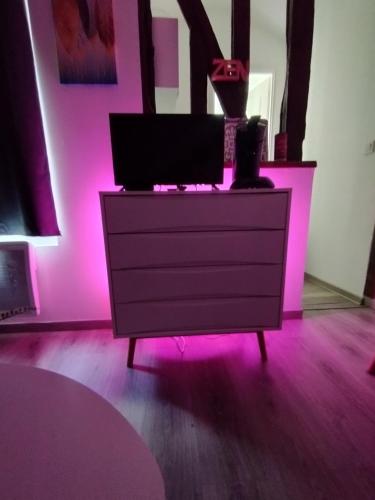 Studio Charmant Confortable TV Centre Ville Louviers in Louviers